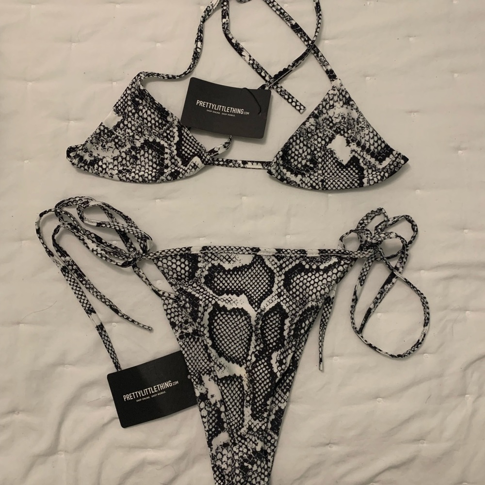 PLT sexy swimsuit never worn !